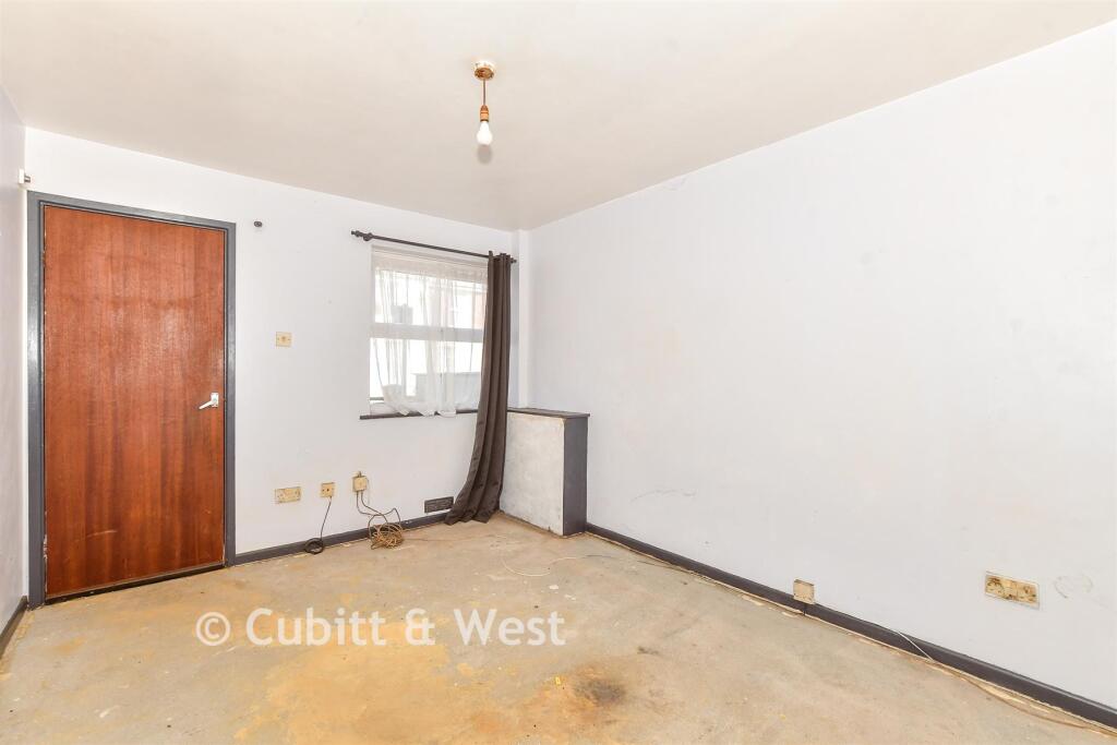 Apartment in Portsmouth - View 2