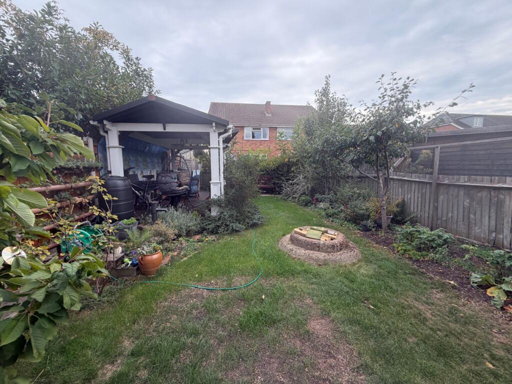 Apartment in Twickenham - View 2