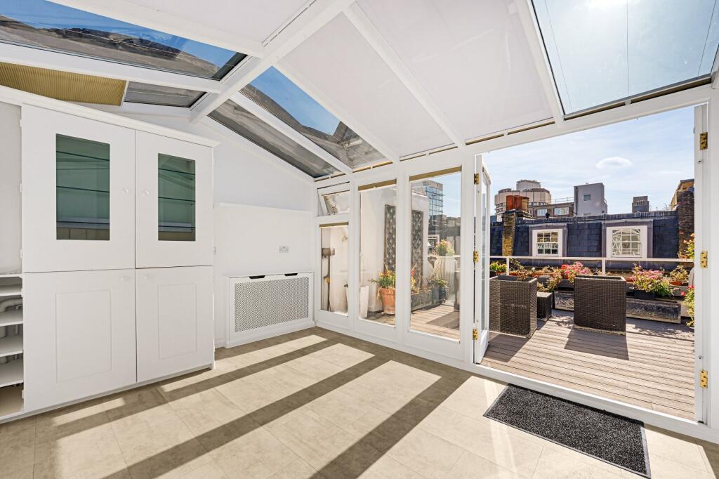 House in London - View 2