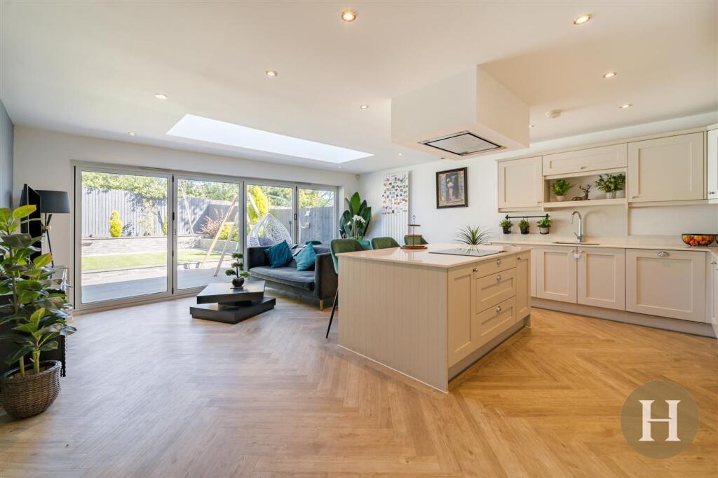 House in Birmingham, West Midlands - View 2