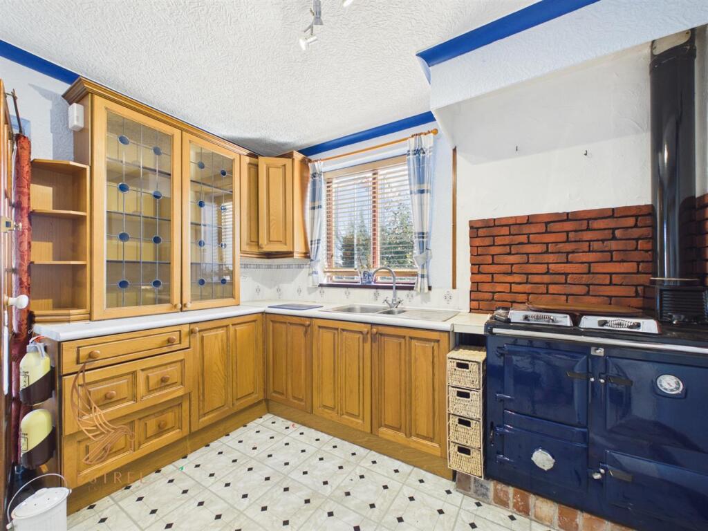 House in Wakefield - View 5