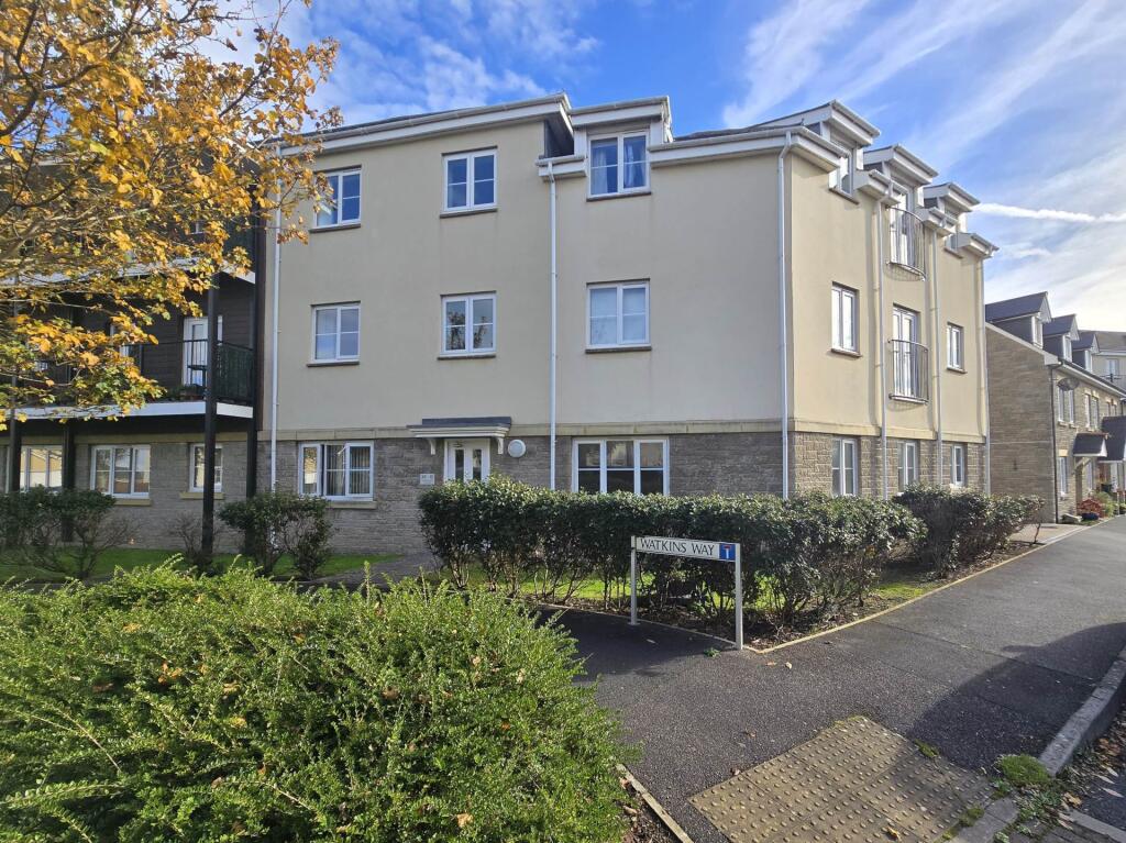 2-bed flat on Watkins Way, Bideford, £155,000
