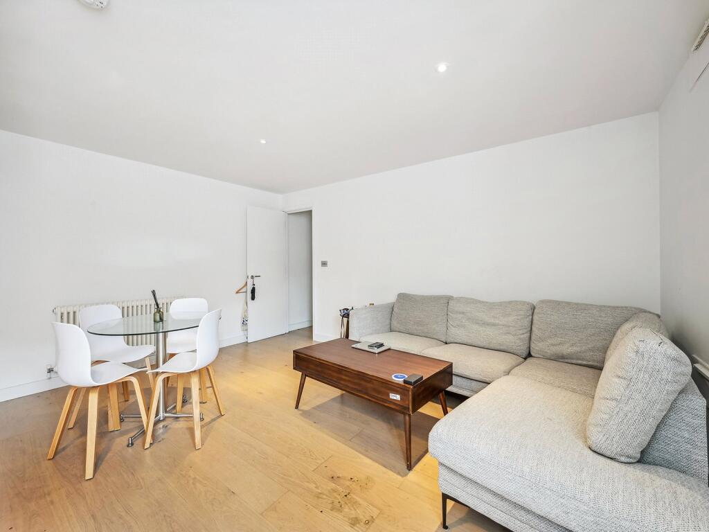 Apartment in London, Chinatown - View 2