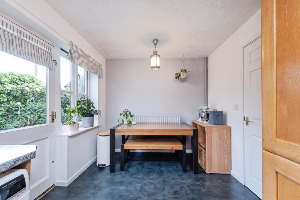 House in Milton Keynes, Monkston, Kents Hill, Monkston and Brinklow - View 5