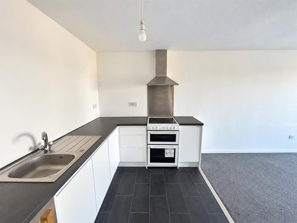 Apartment in Bridgwater, Somerset - View 3