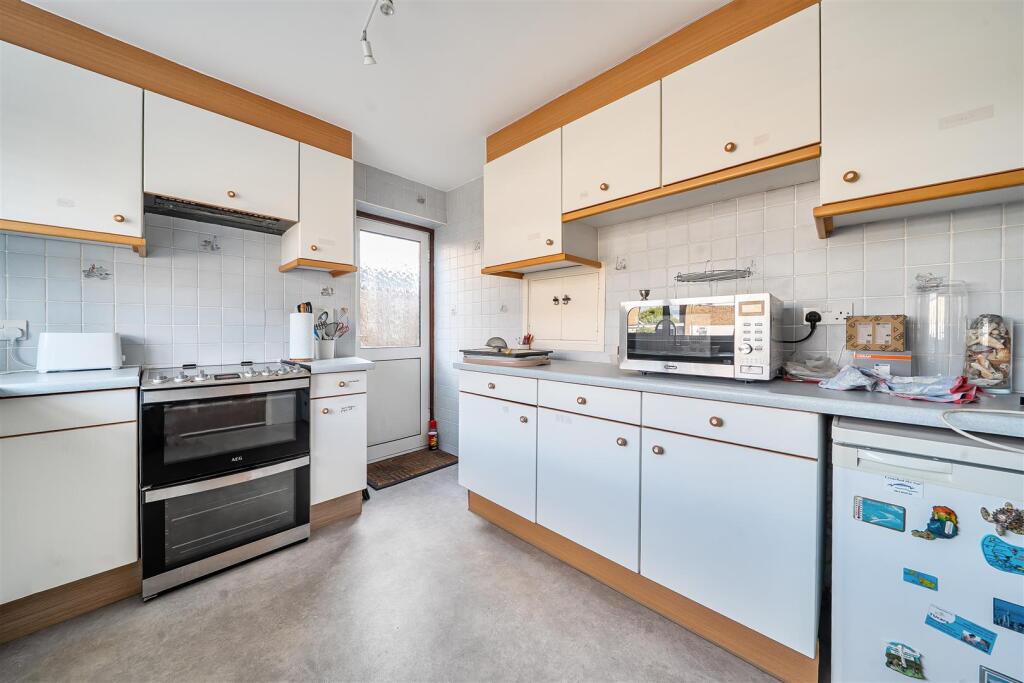 House in Bromley - View 5