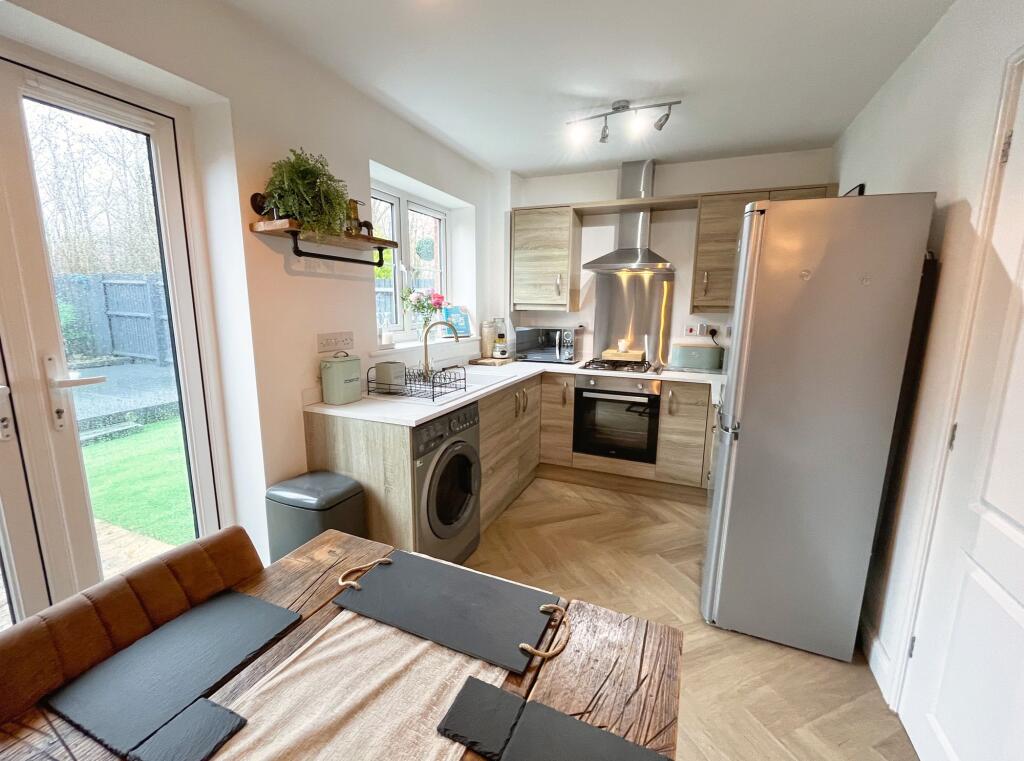 38 St Ilids Meadow, Pontyclun CF72 9FX photo 2