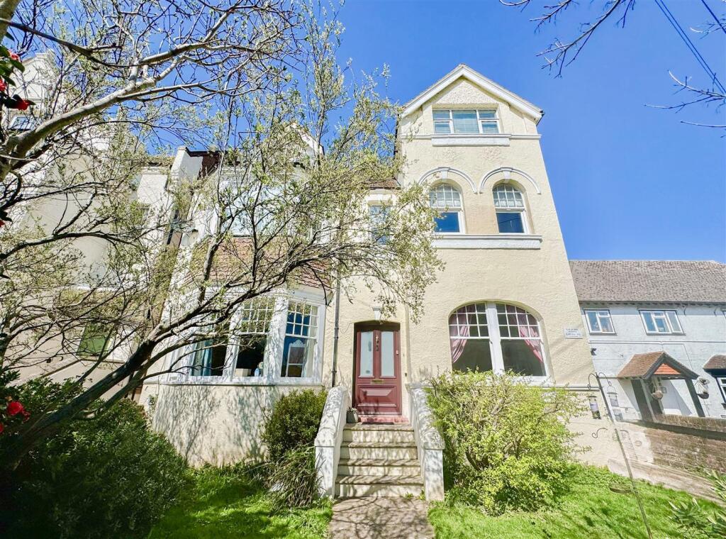 Main image of property: Cantelupe Road, Bexhill-On-Sea, TN40 1JG