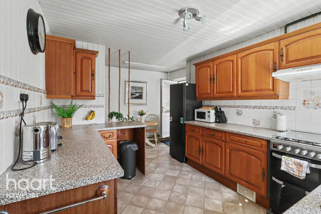 House in Newport - View 5
