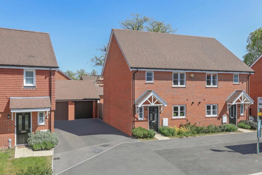 Main image of property: Hoadley Road, Horley, Surrey, RH6