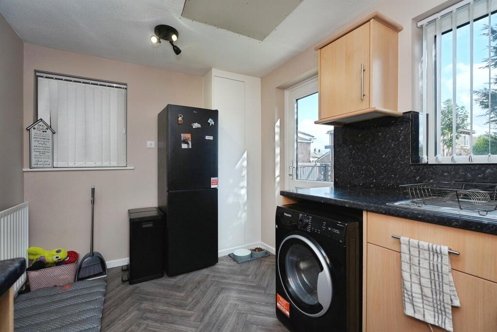 Loweswater Avenue, BRADFORD photo 5