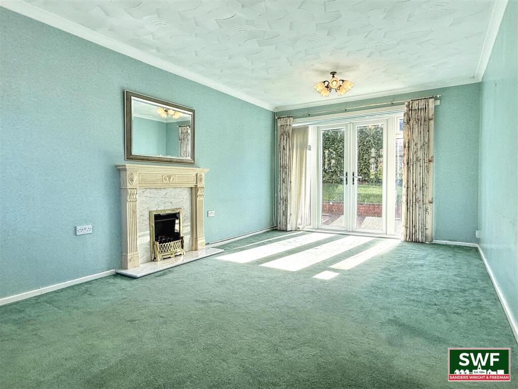 Sandringham Road, Penn photo 2