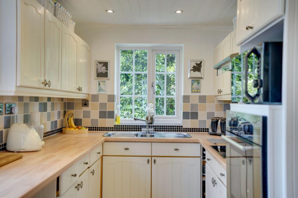Bridge Street, Moulton, CB8 - More