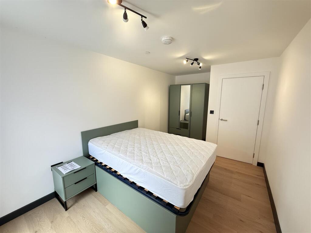 Apartment in Bangor, Garth - View 2