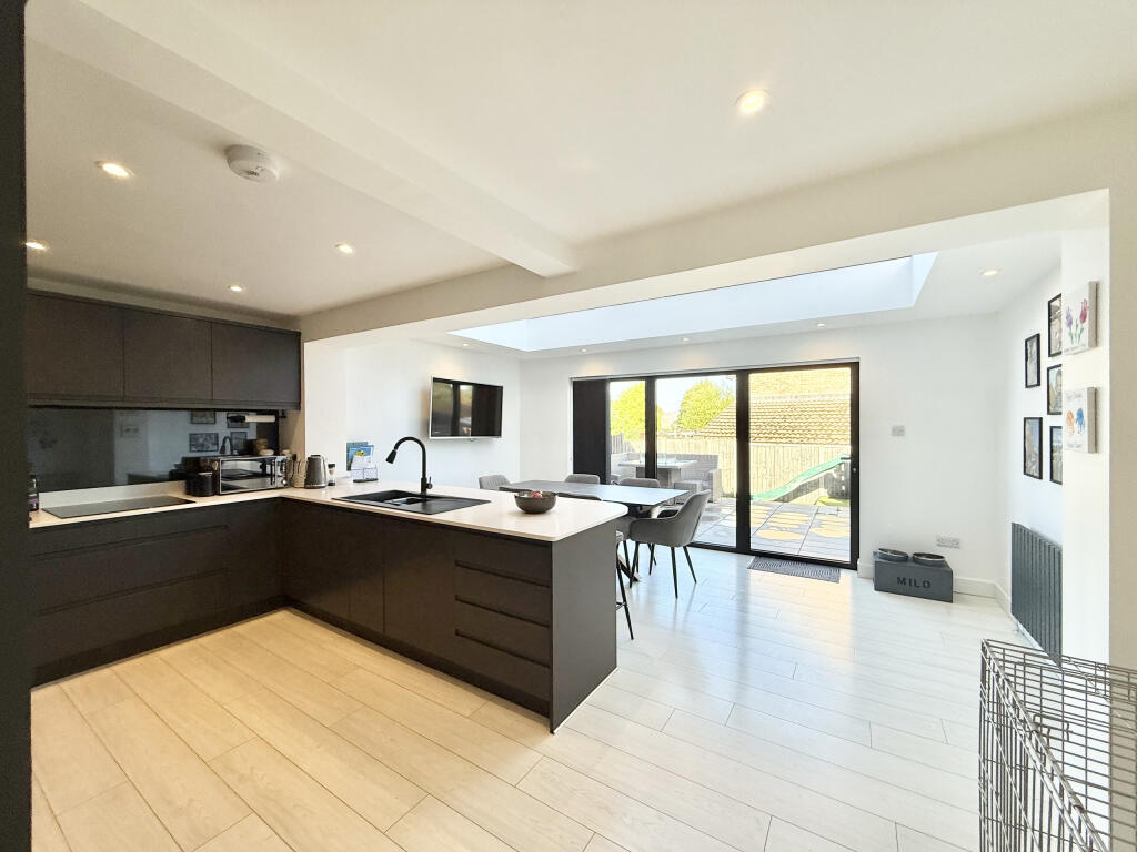 Lime Tree Avenue, Yeovil, Somerset photo 5