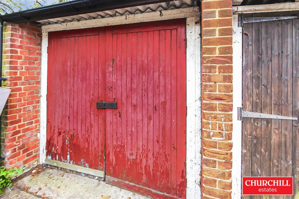Garage, Oakhall Court, Wanstead photo 2