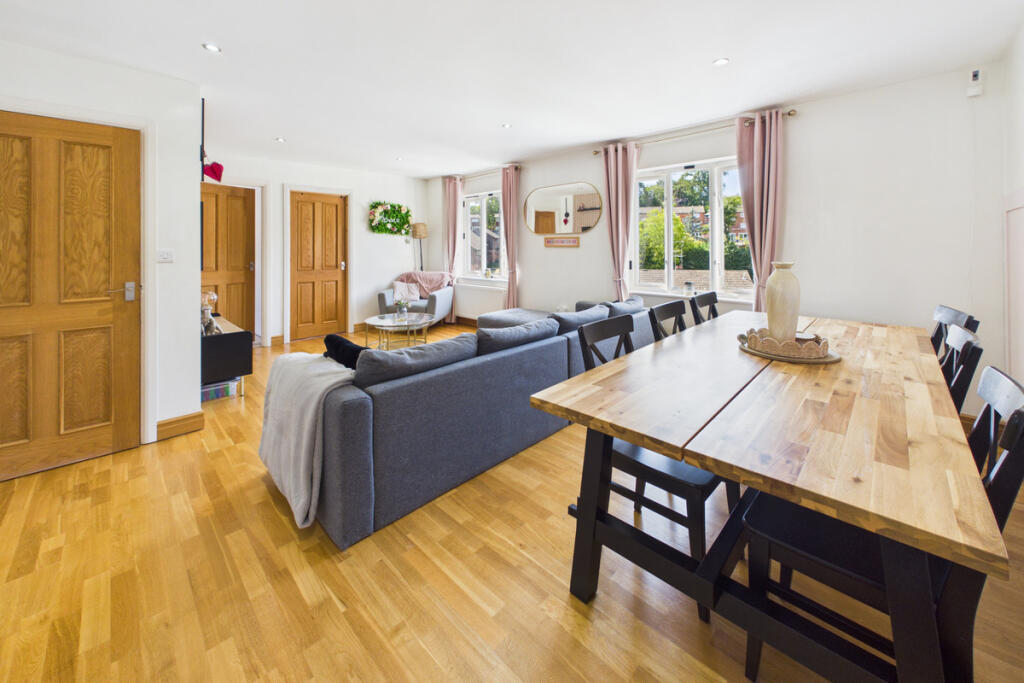 Apartment in Dacorum, Hammerfield - View 5