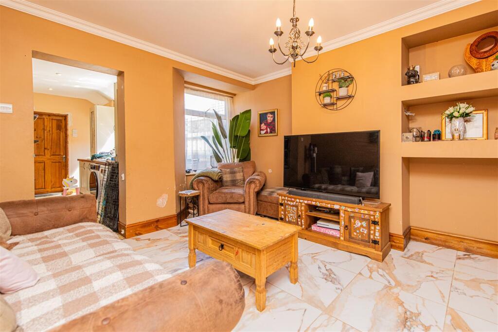 House in Burton Latimer - View 5