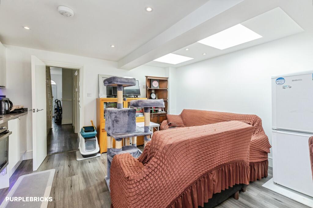 House in Rochester - View 4