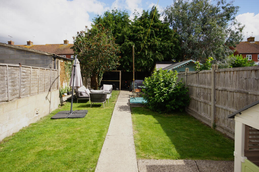 House in Gloucester - View 4