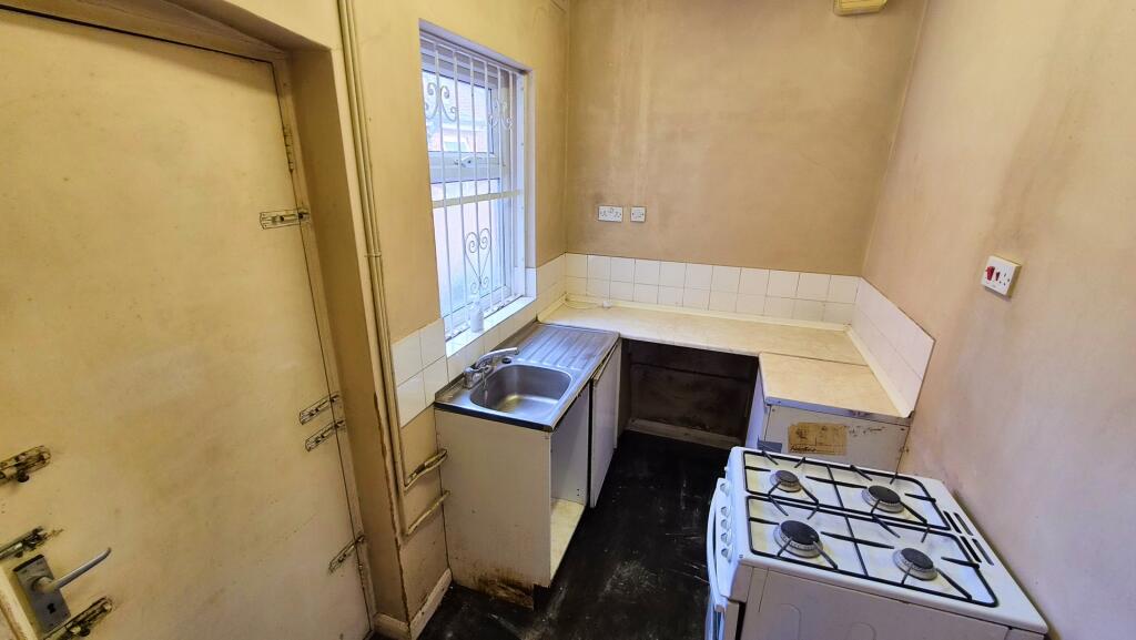 House in Leicester - More