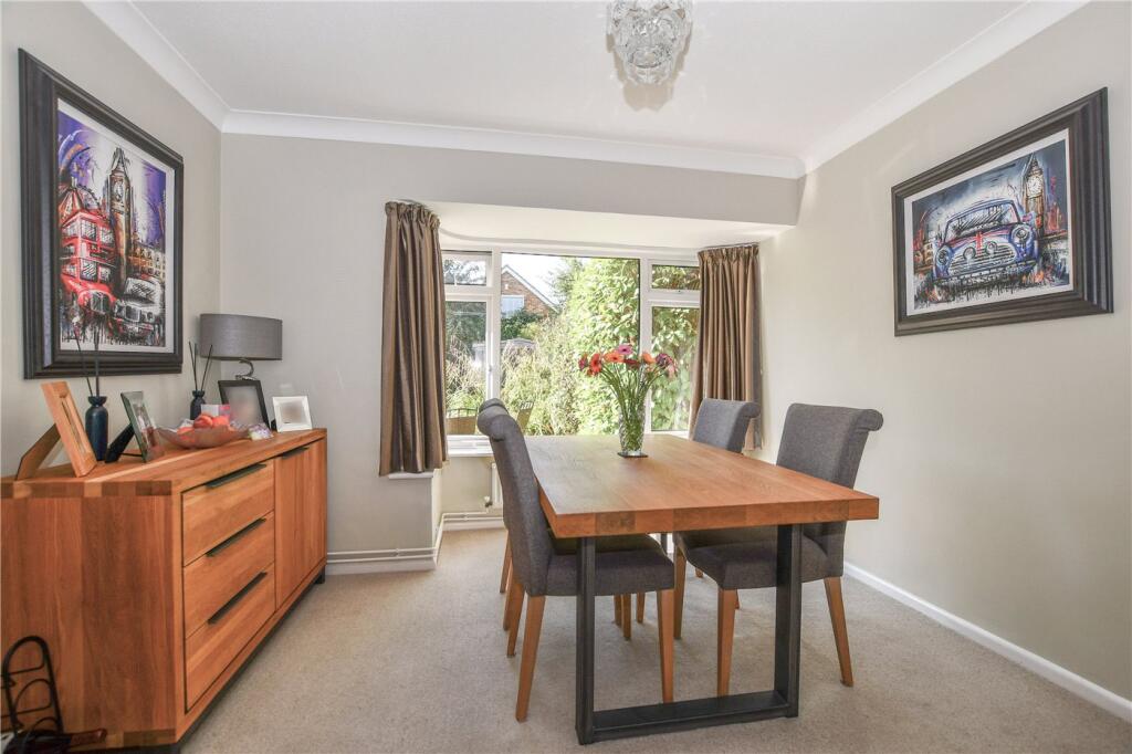 House in Wokingham, Emmbrook - View 4