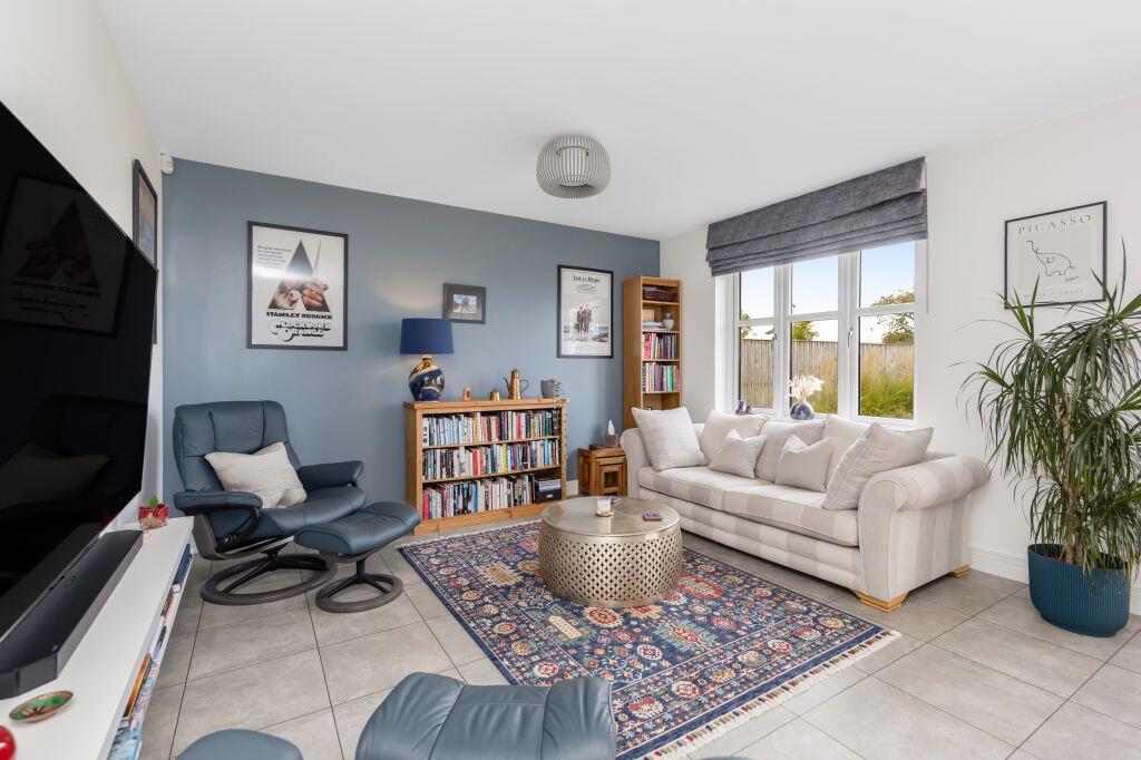 House in Edinburgh, Balerno - More