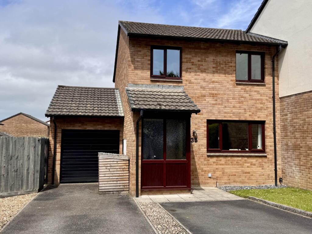 Main image of property: Oaklands, Bideford