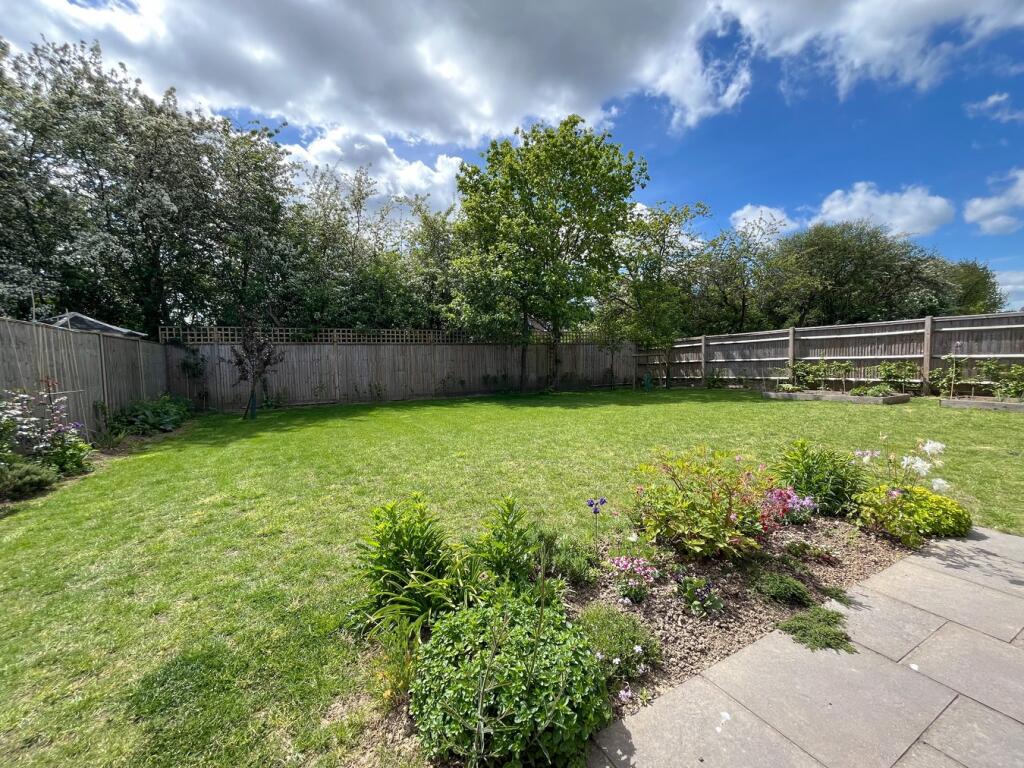 19 Station Road, Hellingly, BN27 photo 4