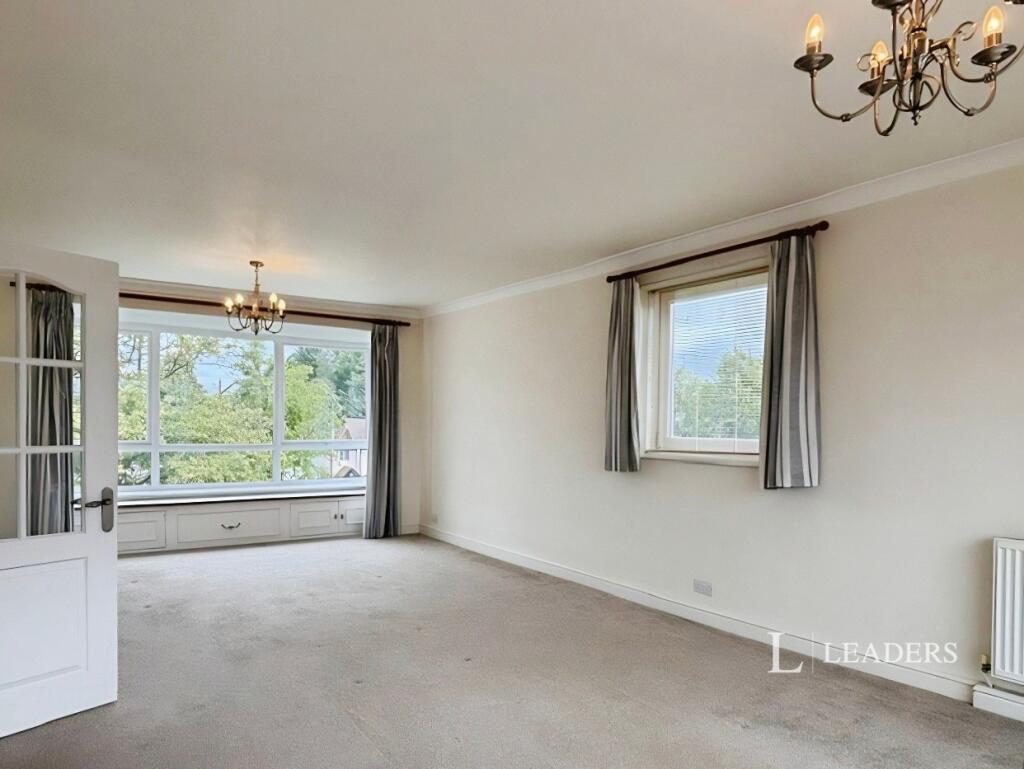 Apartment in Cheltenham, Warden Hill, Lansdown - View 2