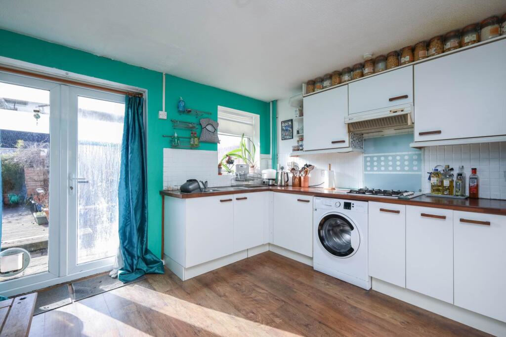 Quarry Way, Southwater photo 4