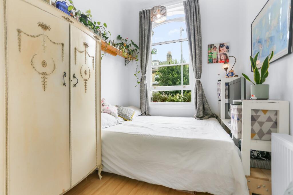Apartment in Hove - View 3