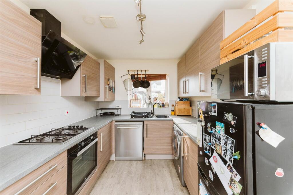 House in Bristol, Cribbs Causeway, Almondsbury - More