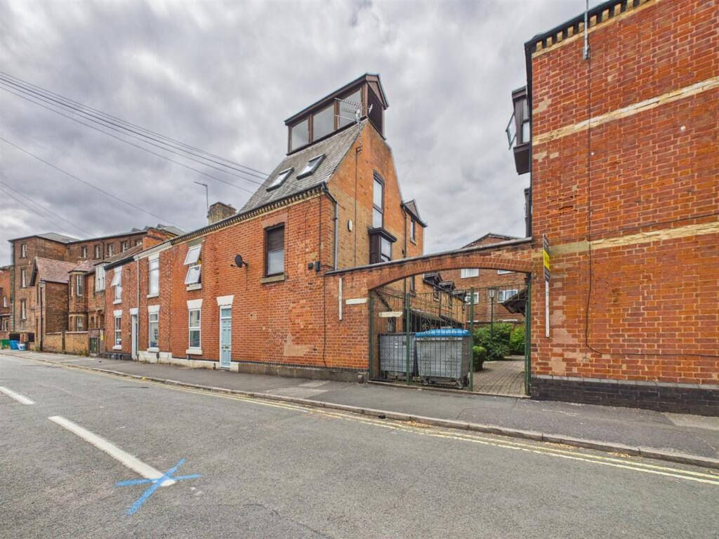 Apartment in Derby, Cathedral Quarter, Little Chester - View 4