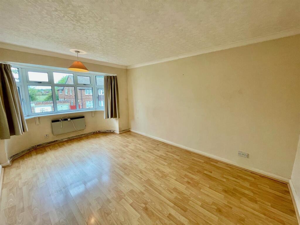 Apartment in Hertsmere, South Mimms and Ridge - More
