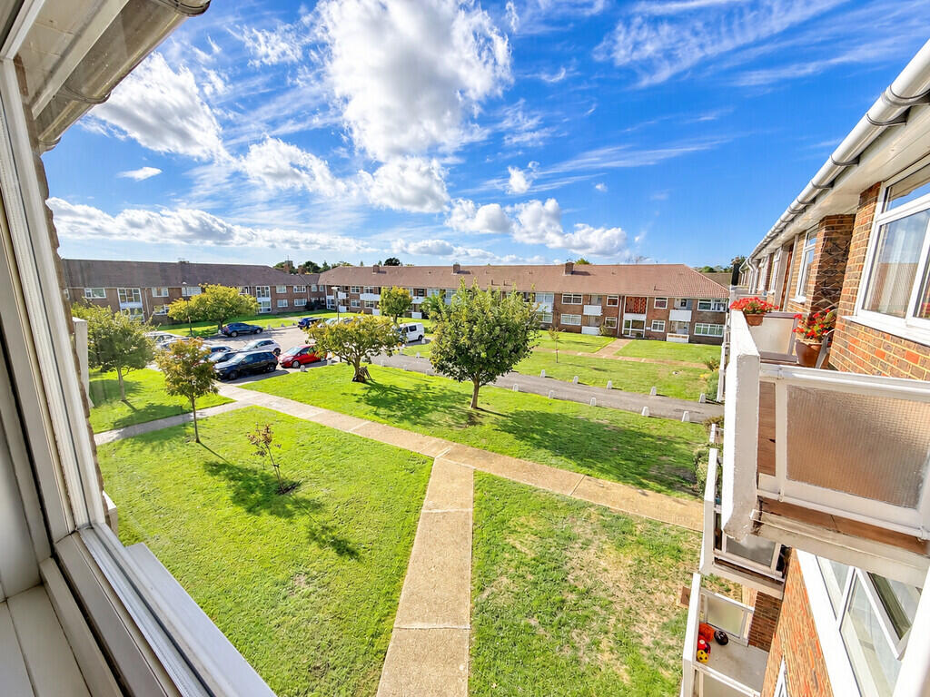 Apartment in Brighton - More