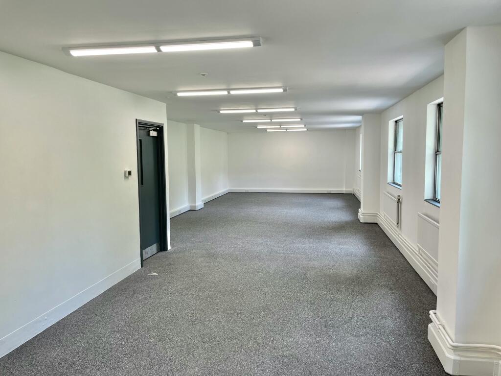 3 Airlinks Office 2.jpg