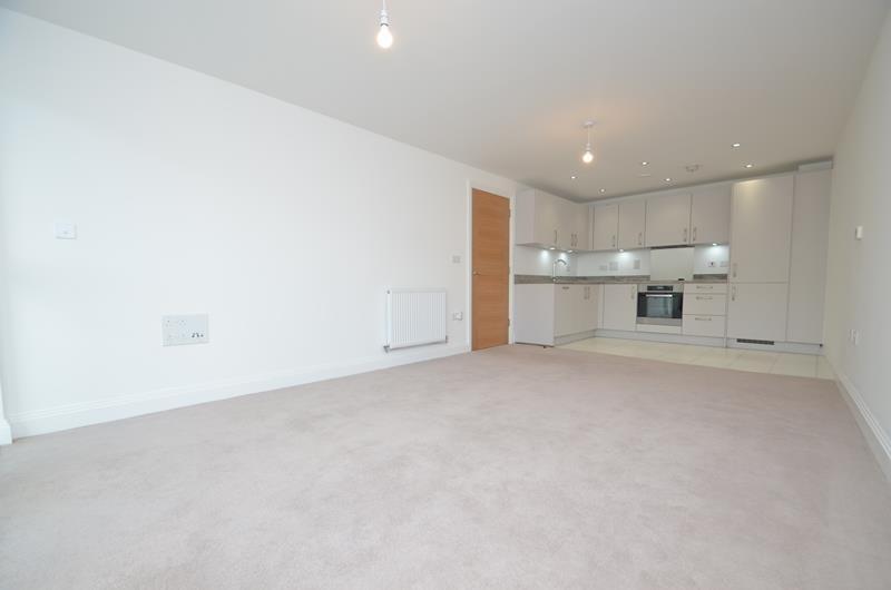 Apartment in Southall - View 3
