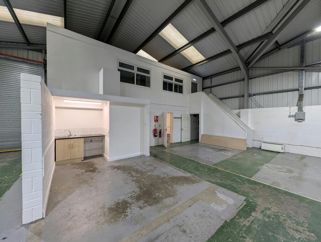 Denham Court Brunel Drive Newark (26).jpg