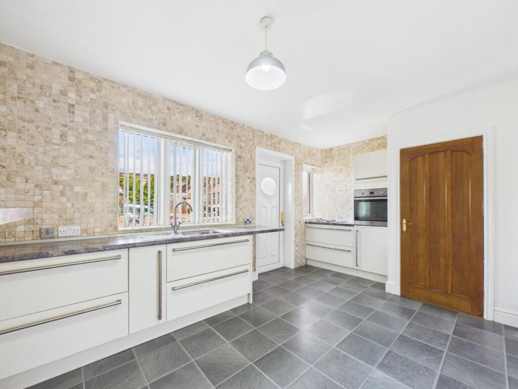 House in Bradford - View 3