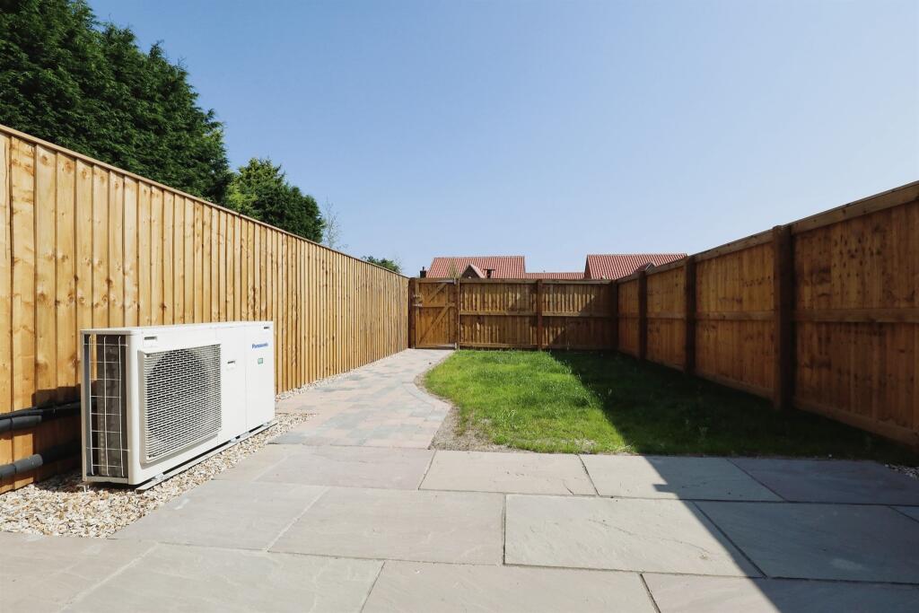 High Street, Elkesley, Retford - View 4
