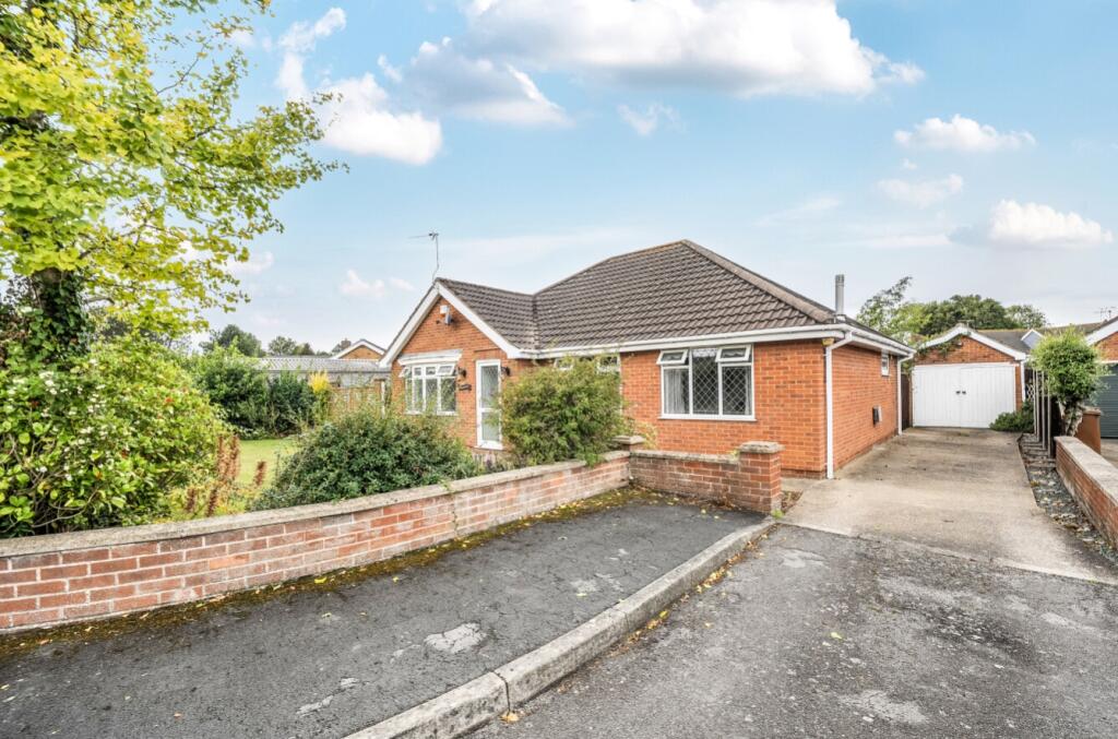 3-bed detached on Atkinsons Lane, Waltham, Grimsby, Lincolnshire, DN37, £280,000