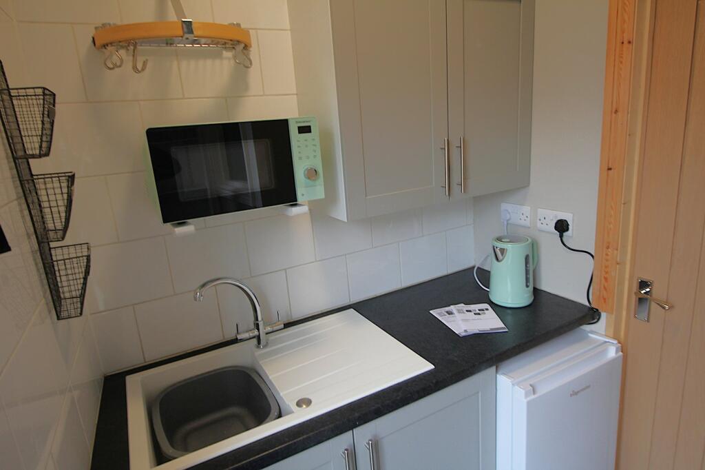 Apartment in Gloucester - View 3