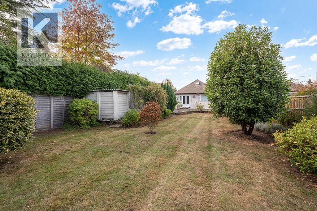 House in Worcester Park, Cuddington, West Ewell - More