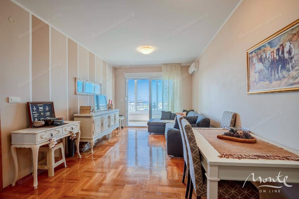 Main image of property: Bar