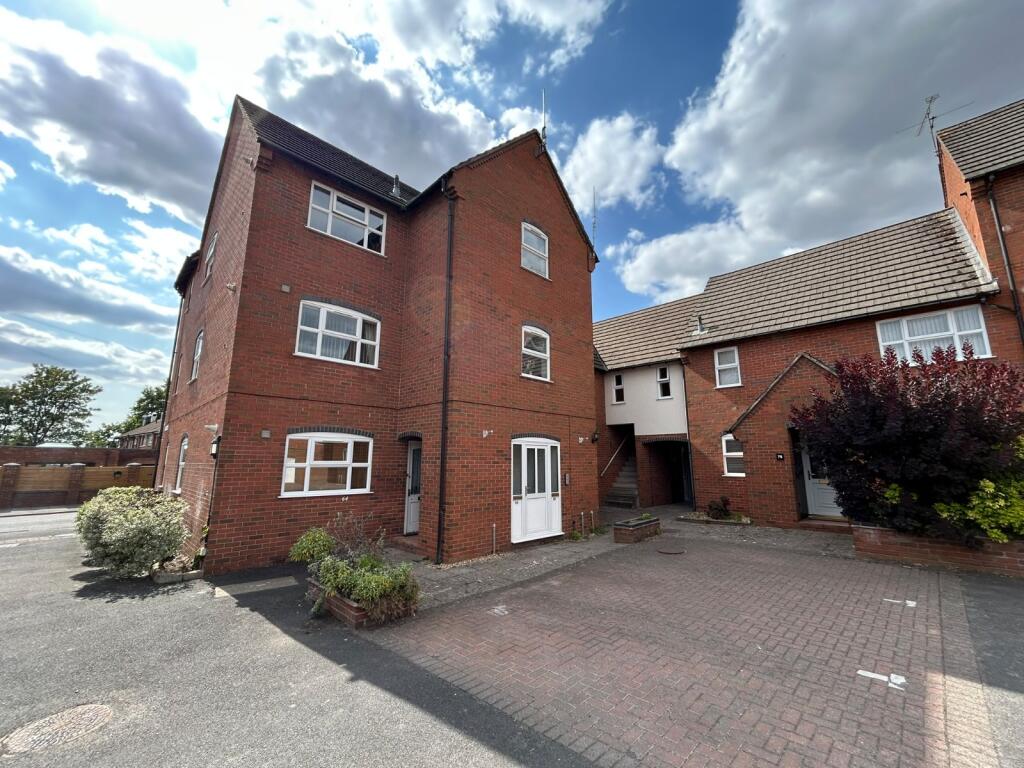 Main image of property: Elmdene Road, Kenilworth, Warwickshire, CV8