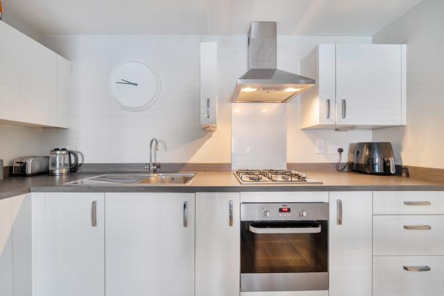 Robertson Way, Basingstoke, Hampshire - View 4