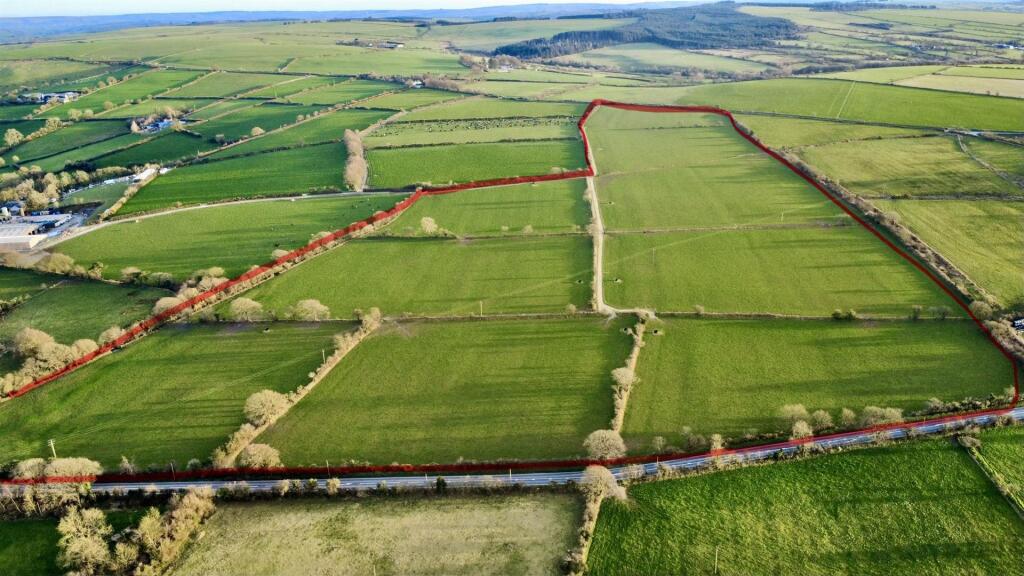 Main image of property: Synod Inn, Near the Coast