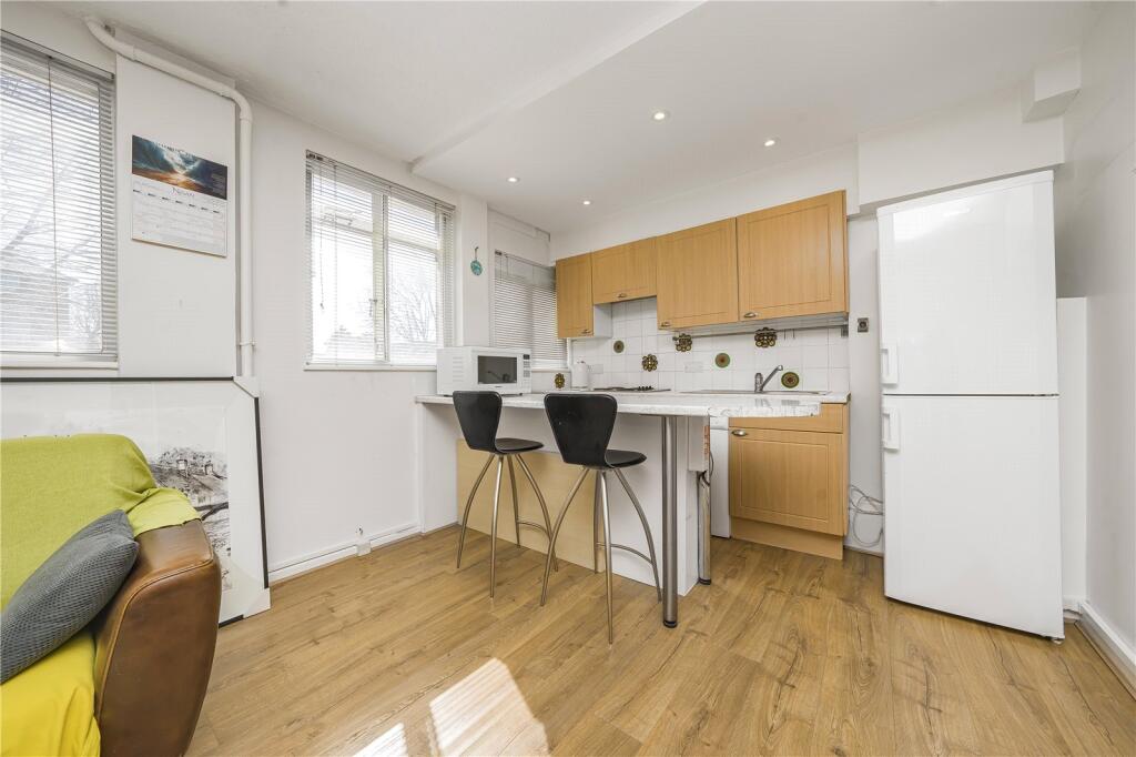 Harwood Court, London, SW15 photo 2