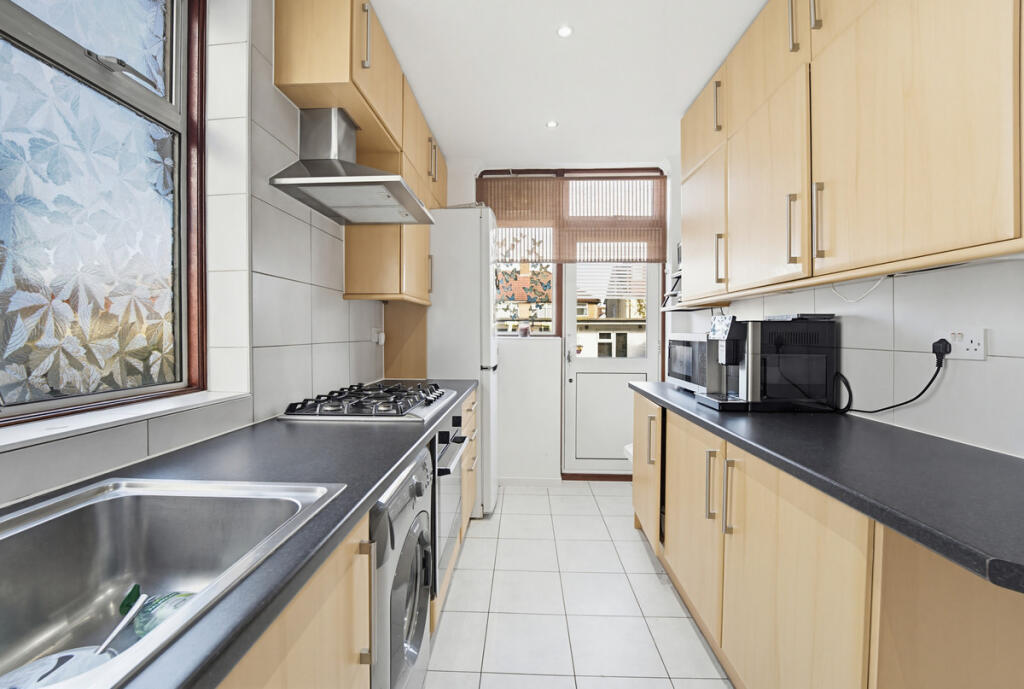 House in London - View 4